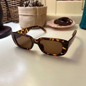 Tortoiseshell Rectangular Sunglasses